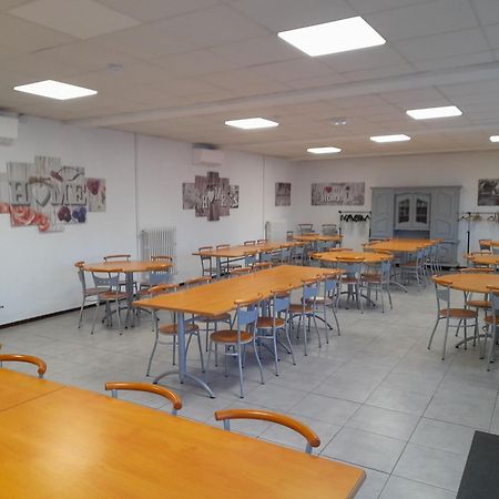 Centre Louis Ormieres Hotel มงโตบ็อง ภายนอก รูปภาพ