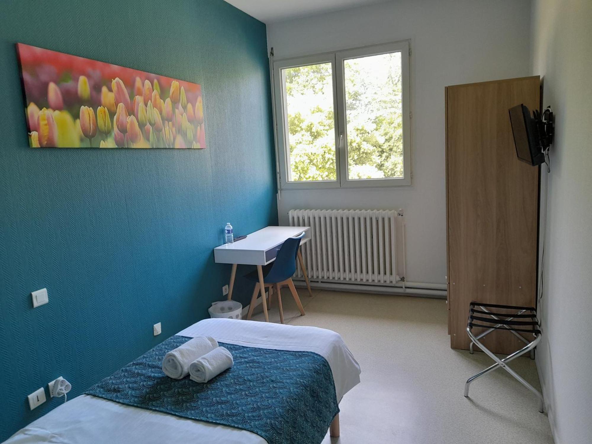 Centre Louis Ormieres Hotel มงโตบ็อง ภายนอก รูปภาพ