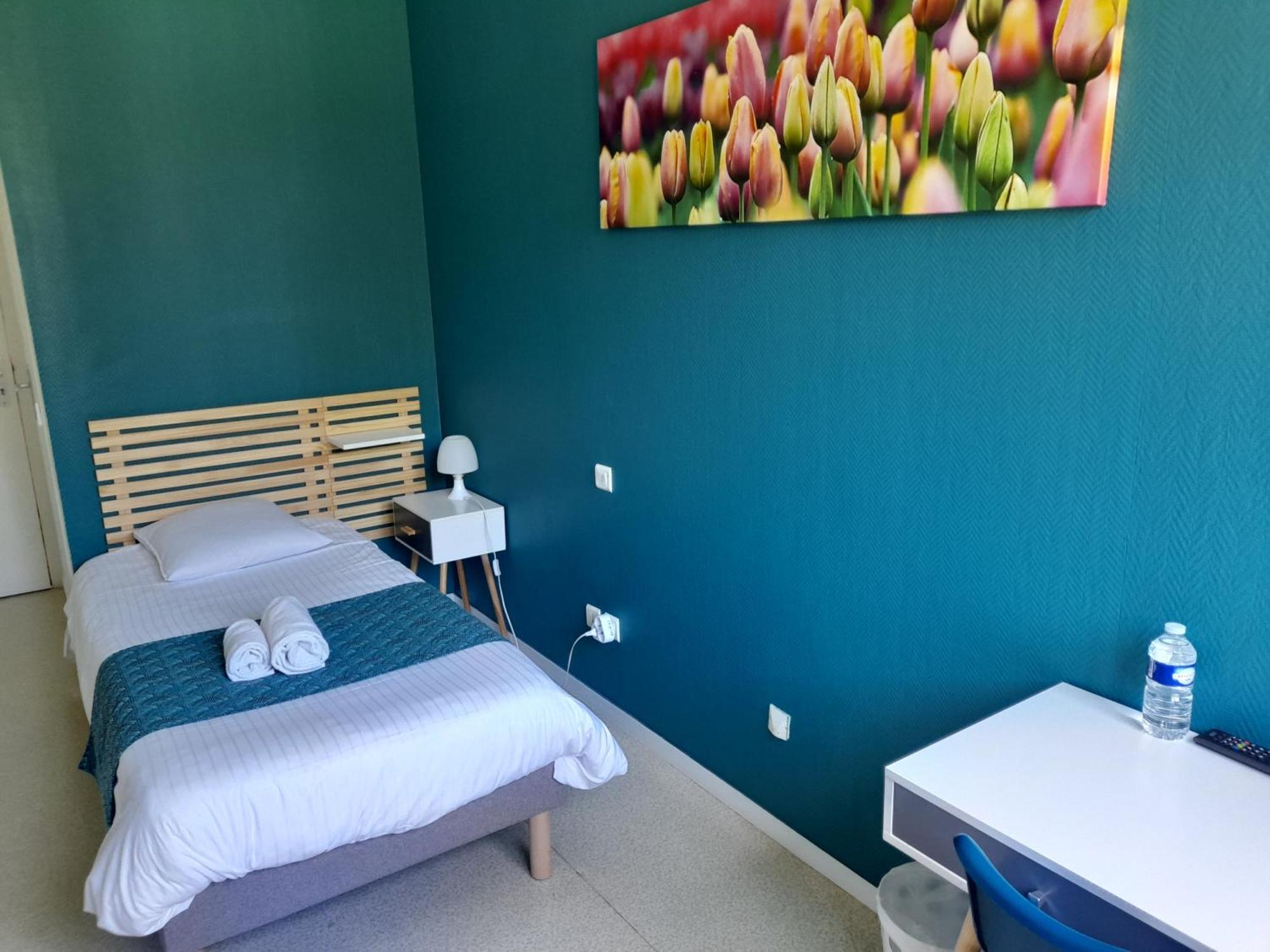 Centre Louis Ormieres Hotel มงโตบ็อง ภายนอก รูปภาพ