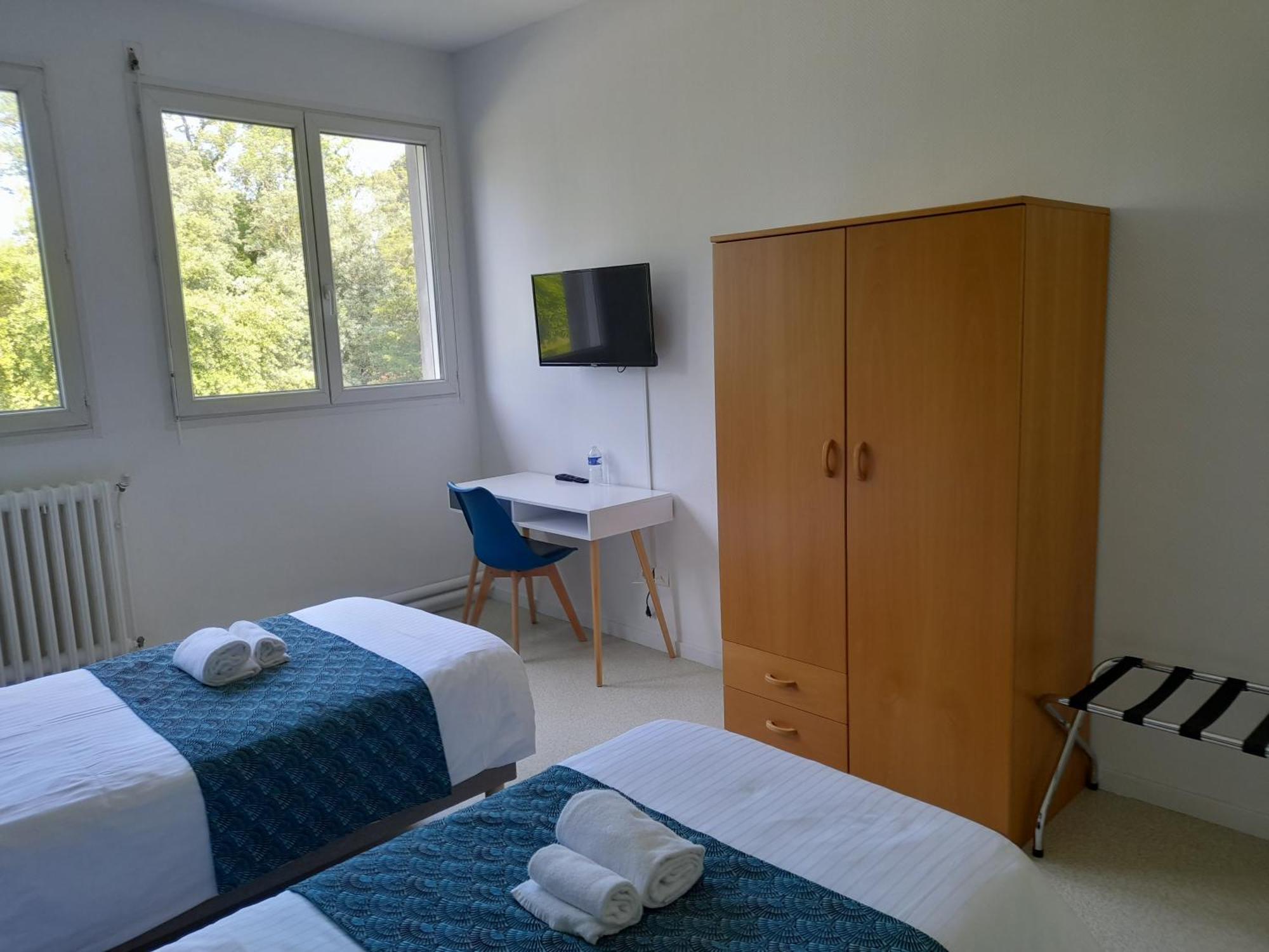 Centre Louis Ormieres Hotel มงโตบ็อง ภายนอก รูปภาพ