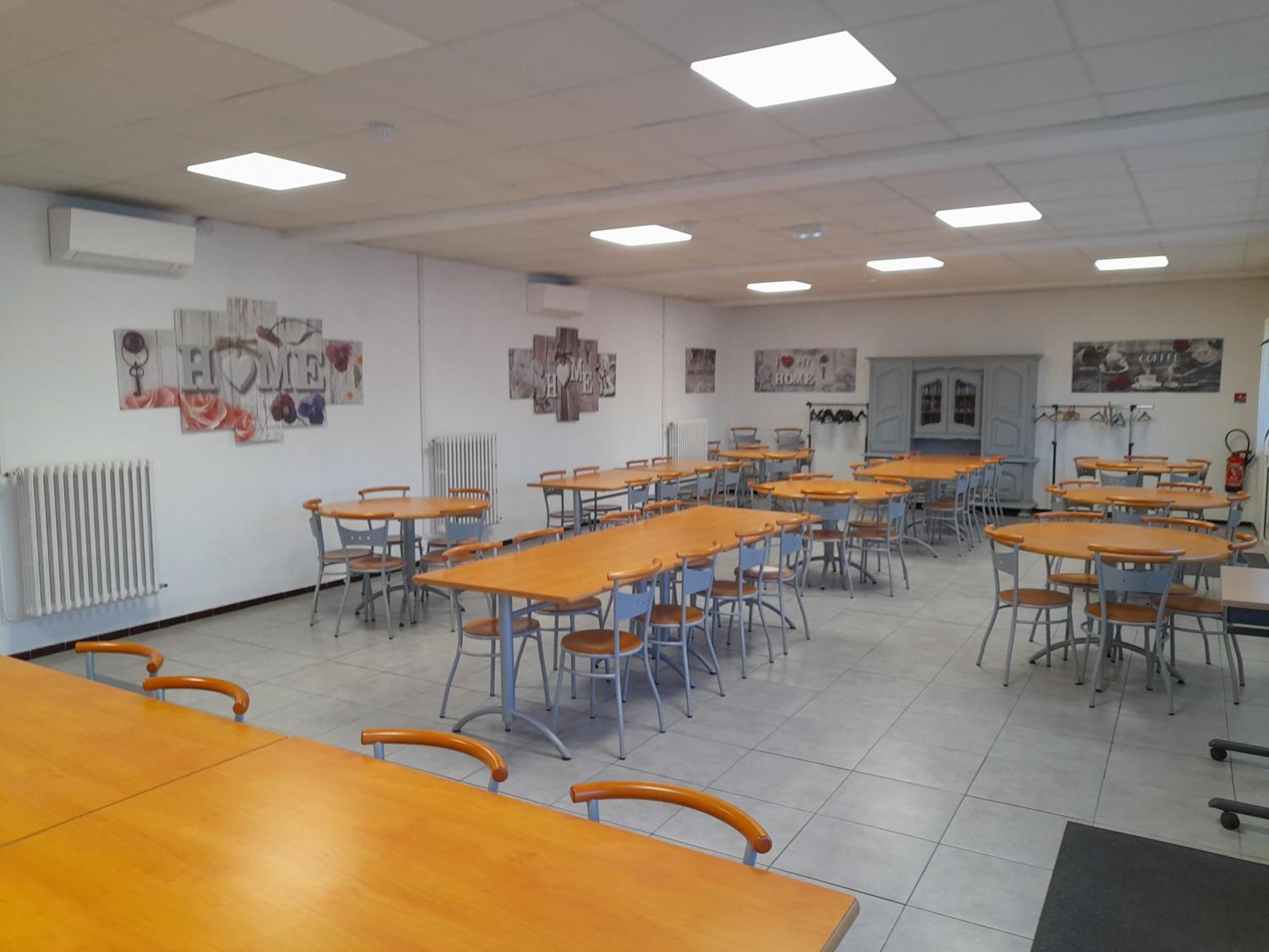 Centre Louis Ormieres Hotel มงโตบ็อง ภายนอก รูปภาพ