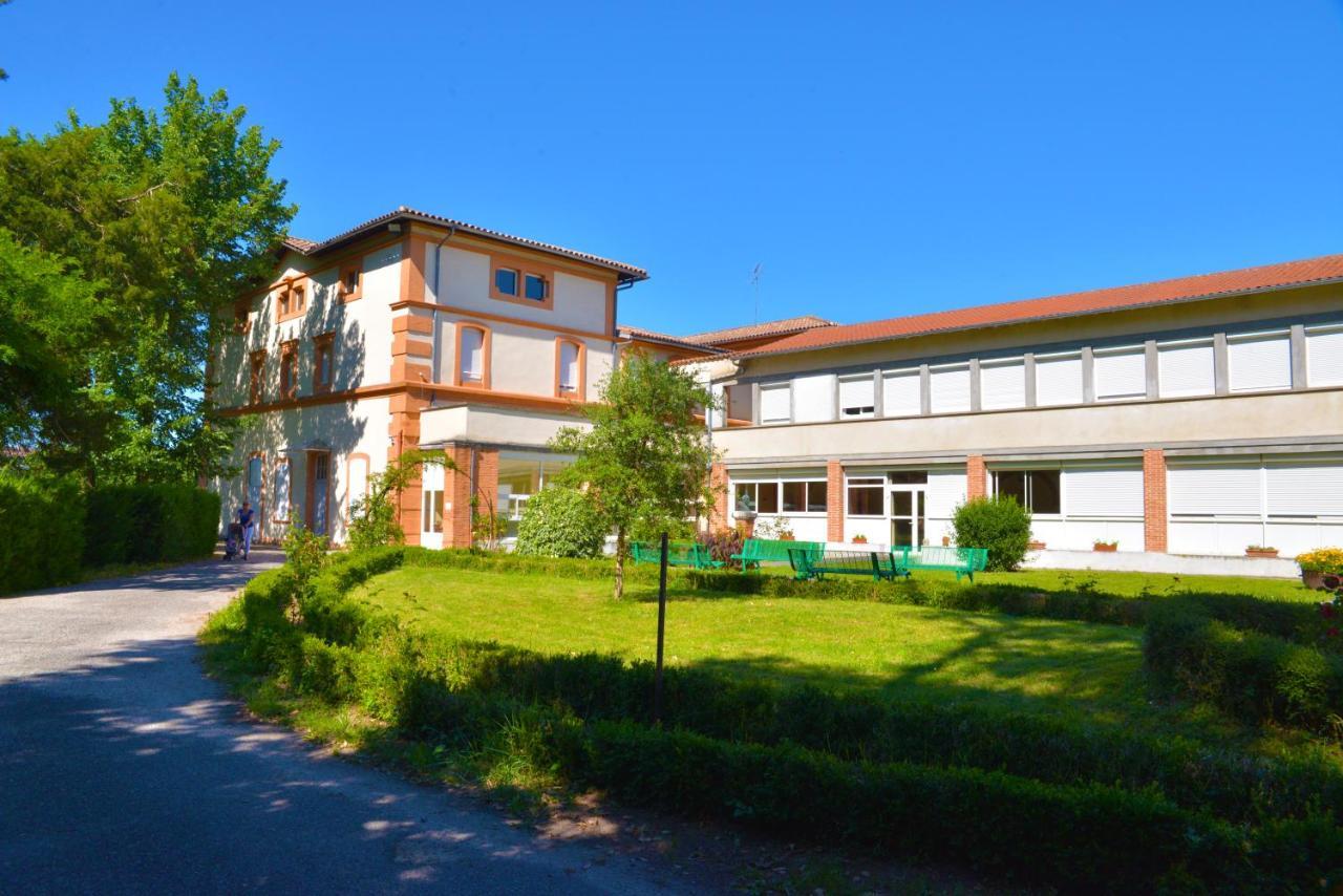 Centre Louis Ormieres Hotel มงโตบ็อง ภายนอก รูปภาพ